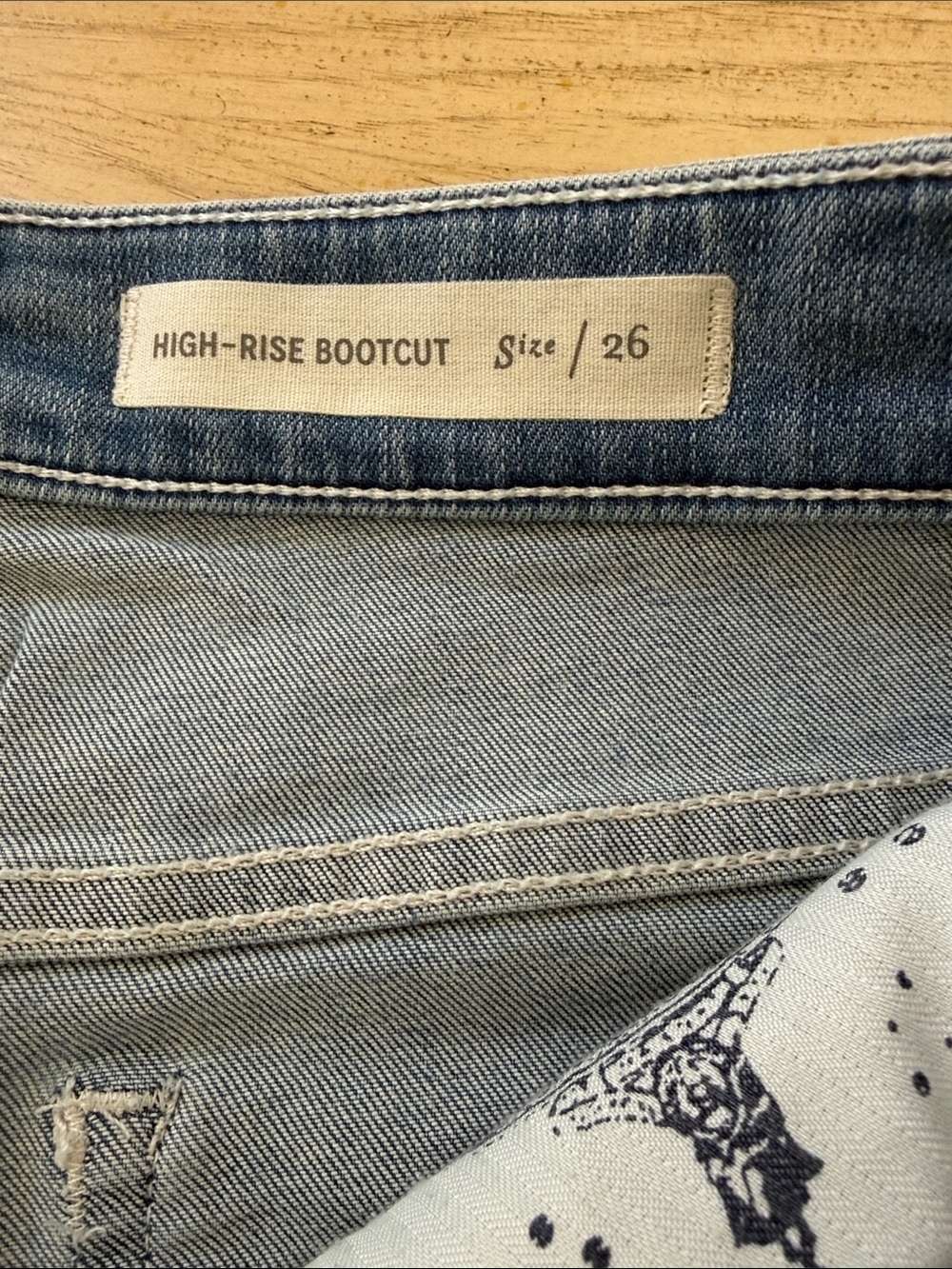 Pilcro and the Letterpress Mid-Blue Cropped Jeans with Floral Embroidery - Picture 3 of 9